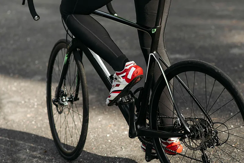 Revisión de la Alineación articular de un ciclista para una correcta Colocación y ajuste de calas